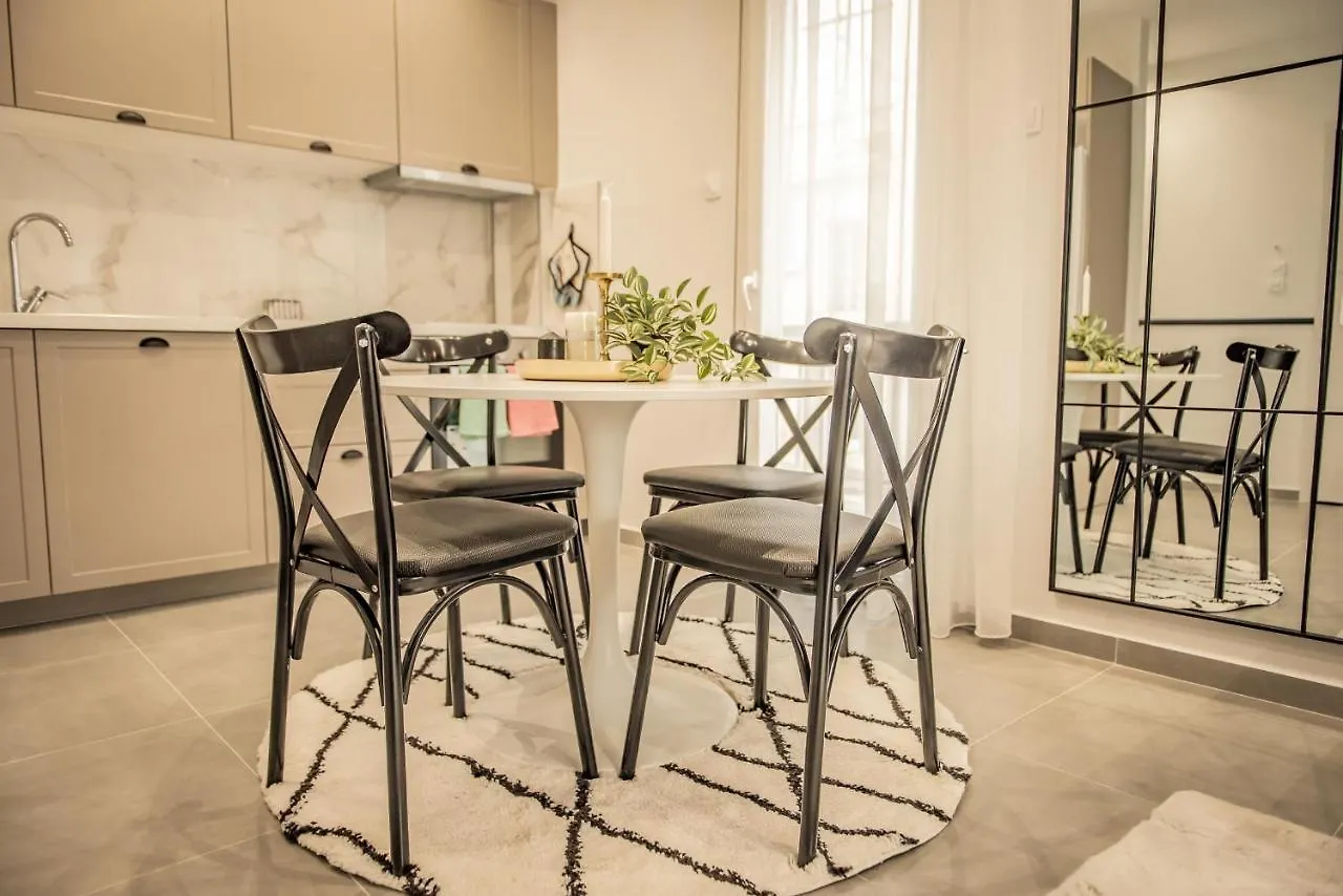 Apollo'S Apartment On Radio City Midas Home Thessaloniki 0*,  Griechenland