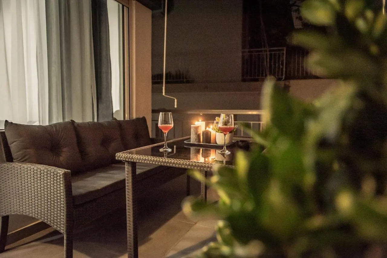 Apollo'S Apartment On Radio City Midas Home Thessaloniki 0*,